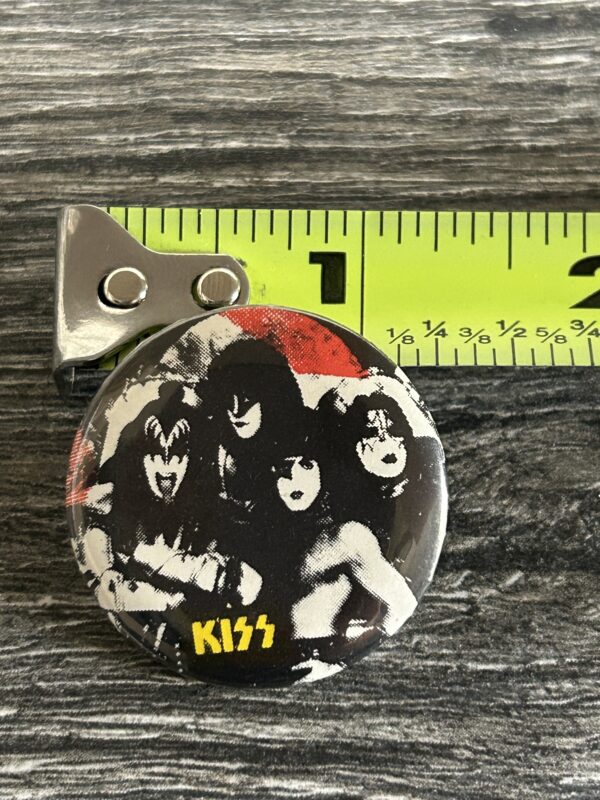 KISS BUTTON Pin Badge Creatures Of The Night Yellow Logo 1 1/4" Vintage Kiss