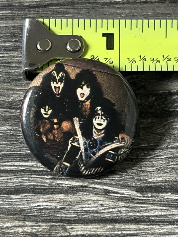 KISS BUTTON Pin Badge Unmasked Pose Eric Gene Paul Ace Vintage Kiss Aucoin Era