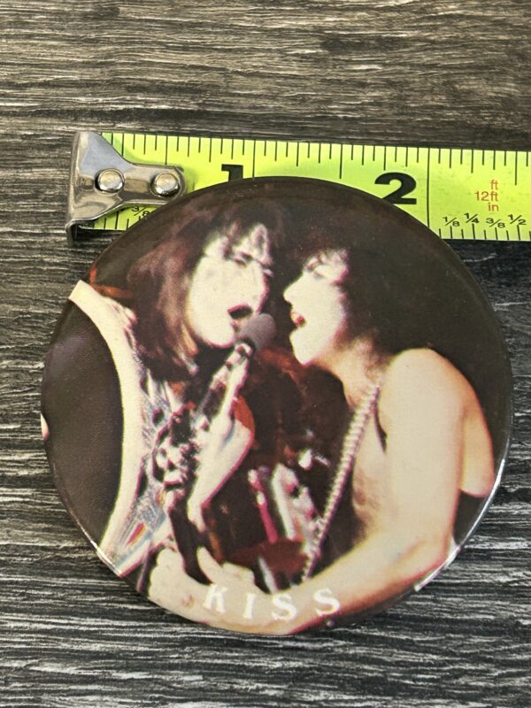 KISS BUTTON Pin Badge Dynasty Concert Tour Ace Frehley Paul Stanley 2 1/2 Aucoin