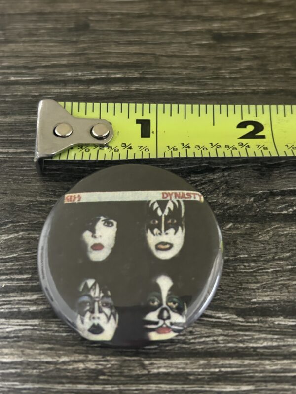 KISS BUTTON Pin Badge Dynasty Album Cover Black Background 1 1/2" Aucoin Era