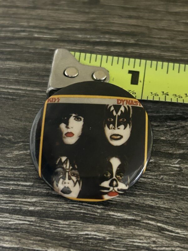 KISS BUTTON Pin Badge Dynasty Album Cover Gold Border 1 1/4" Aucoin Era