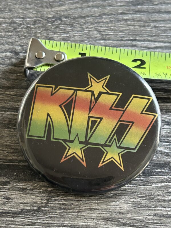 KISS BUTTON Pin Badge Dynasty Kiss Logo w/ Stars Multi Color 2 1/8" Aucoin Era