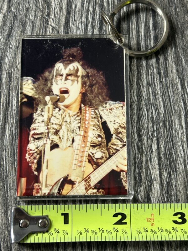 KISS KEYCHAIN Unmasked Palladium NY Concert Gene Simmons Vintage Kiss Aucoin Era - Image 2