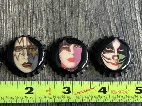 KISS BUTTON Pin Badge Bottlecap 1978 Solo Albums 4pc Novelty Set Vintage Kiss - Image 3