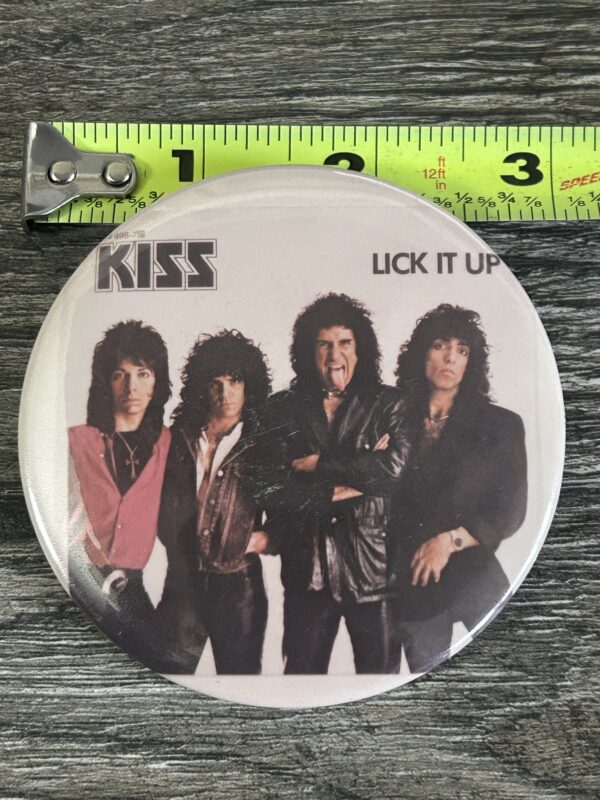 KISS BUTTON Pin Badge Lick It Up Album Cover Germany Logo Round 3" Vintage Kiss