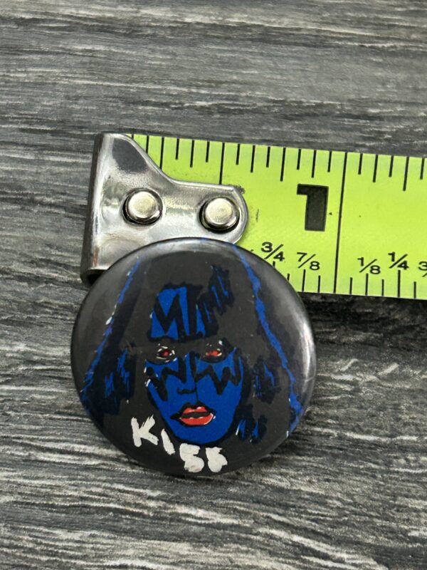 KISS BUTTON Pin Badge 1978 Solo Albums Ace Frehley Blue Aucoin Era Vintage Kiss