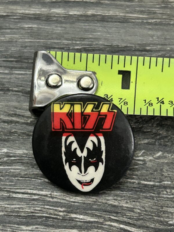 KISS BUTTON Pin Badge 1978 Solo Albums Gene Simmons 1" Aucoin Era Vintage Kiss A