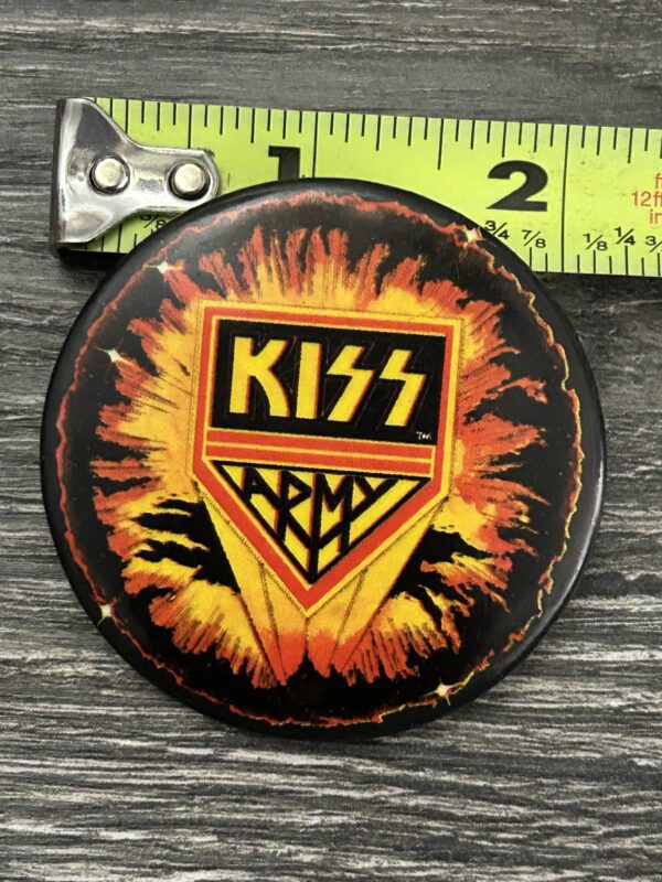 KISS BUTTON Pin Badge 1978 Kiss Army Logo Aucoin Australia Aussie Vintage Kiss