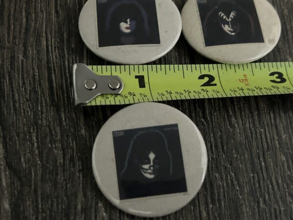 KISS BUTTON Pin Badge 1978 Solo Albums Lot White Back Aucoin Era Vintage Kiss - Image 3