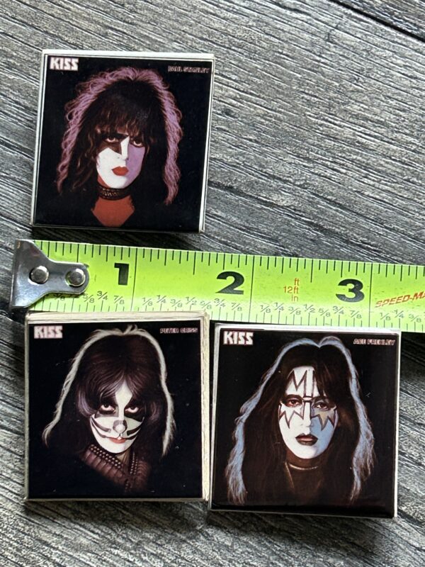 KISS BUTTON Pin Badge 1978 Solo Albums Germany Paul Ace Pete Aucoin Vintage Kiss