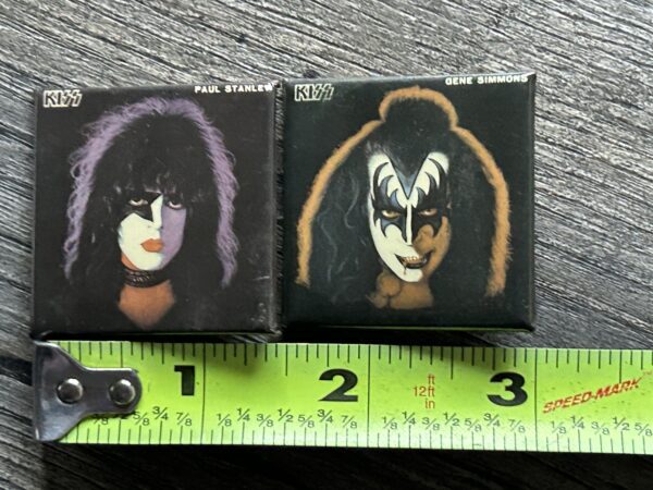 KISS BUTTON Pin Badge 1978 Solo Albums Paul Gene Square Aucoin Vintage Kiss B