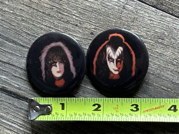 KISS BUTTON Pin Badge 1978 Solo Albums Paul Gene Lot No Logo Aucoin Vintage Kiss