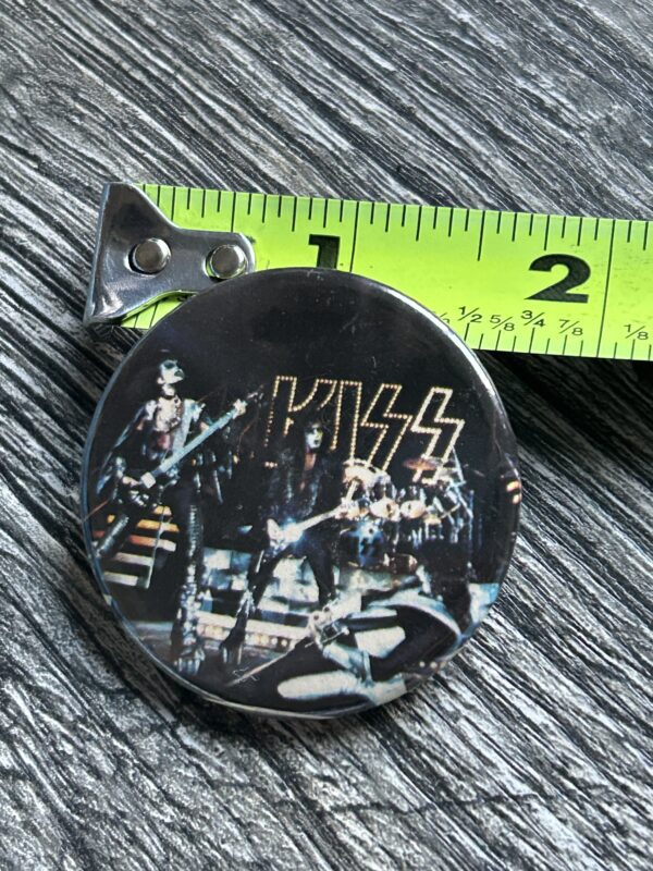 KISS BUTTON Pin Badge Love Gun Alive 2 Concert Tour 1 3/4" Aucoin Vintage Kiss