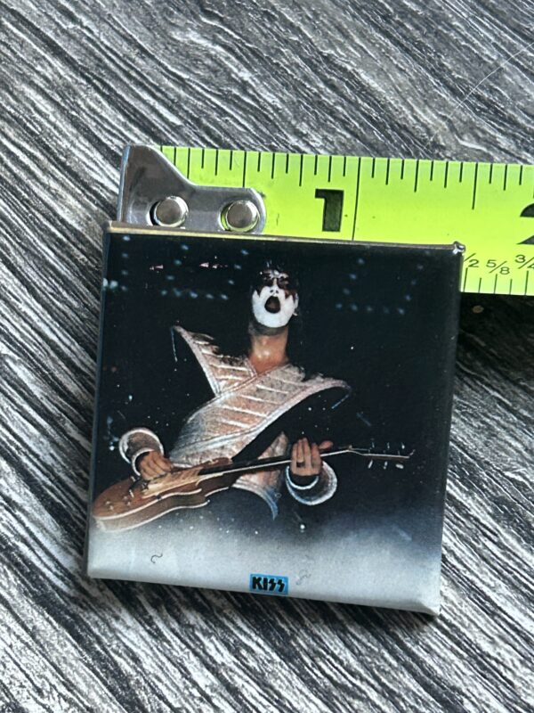 KISS BUTTON Pin Badge Love Gun Alive 2 Tour Ace Frehley Aucoin Vintage Kiss C