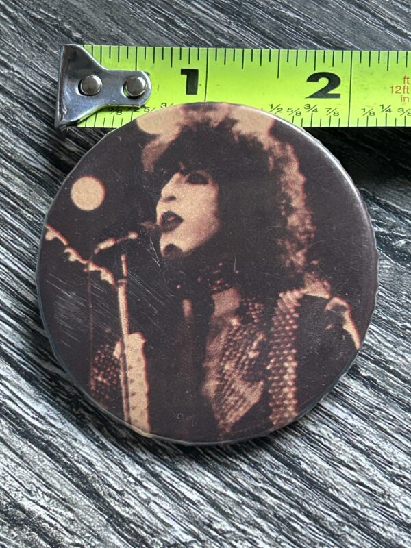 KISS BUTTON Pin Badge Kiss Meets The Phantom Paul Stanley Aucoin Vintage Kiss B