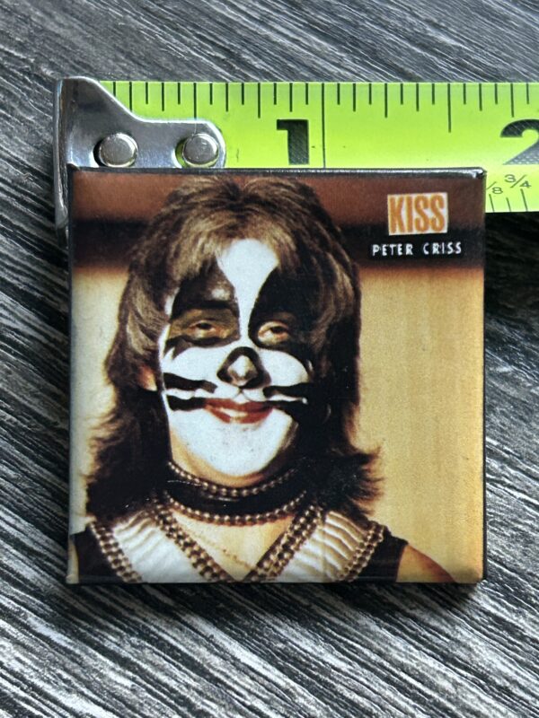 KISS BUTTON Pin Badge Love Gun Alive 2 Peter Criss In Japan Aucoin Vintage Kiss