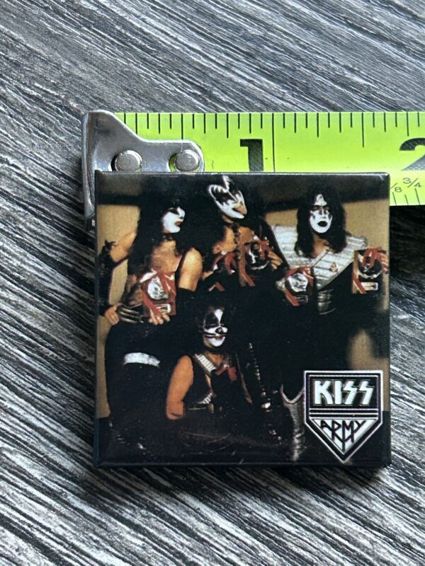 KISS BUTTON Pin Badge Alive 2 Tour Japan Music Life Awards Aucoin Vintage Kiss