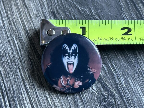 KISS BUTTON Pin Badge Love Gun Alive 2 Gene Simmons 1 1/4" Aucoin Vintage Kiss