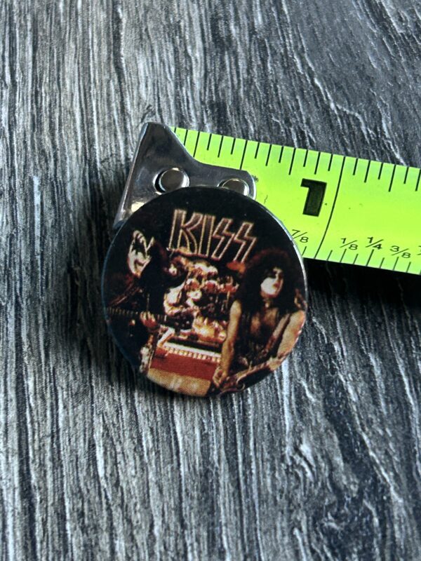 KISS BUTTON Pin Badge Love Gun Alive 2 Tour Stage Shot 1" Aucoin Vintage Kiss A