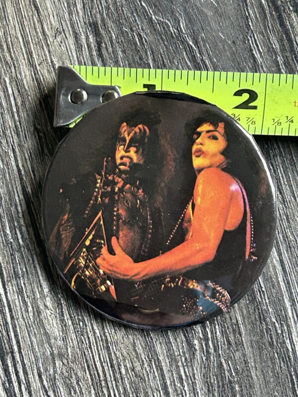 KISS BUTTON Pin Badge Love Gun Alive 2 Tour Gene & Paul 2.25 Aucoin Vintage Kiss