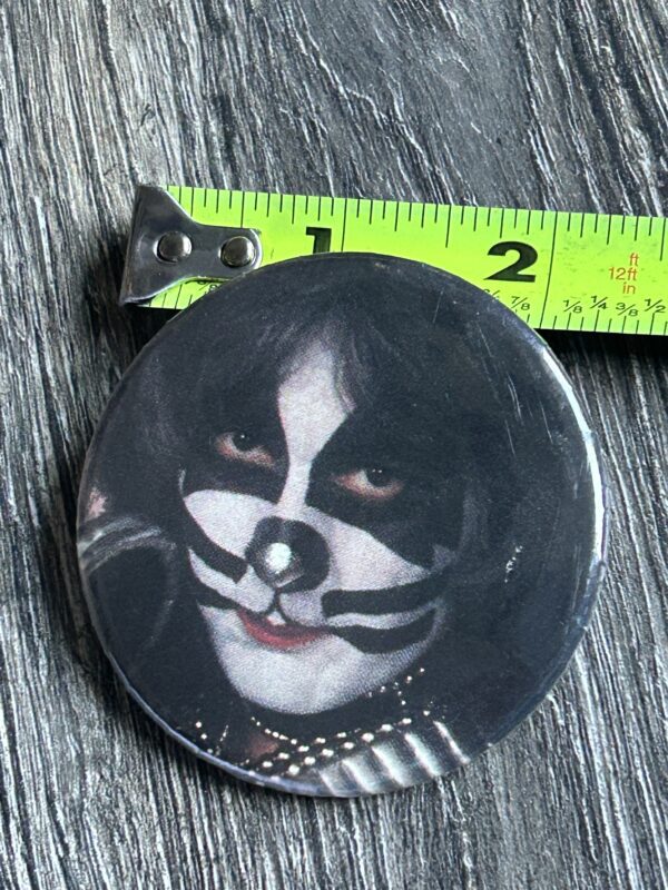 KISS BUTTON Pin Badge Love Gun Alive 2 Pose Peter Criss 2.5" Aucoin Vintage Kiss