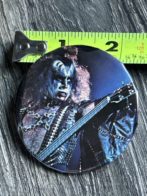 KISS BUTTON Pin Badge Love Gun Alive 2 Gene Simmons 2 1/4" Aucoin Vintage Kiss