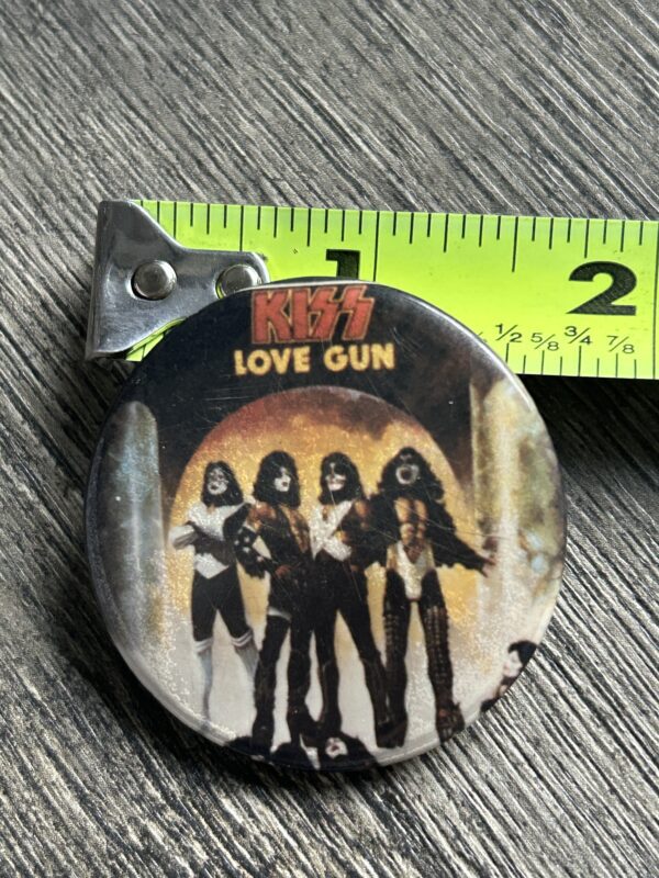 KISS BUTTON Pin Badge Love Gun Album Cover 1 3/4" Aucoin Vintage Kiss Ken Kelly