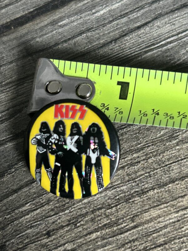 KISS BUTTON Pin Badge Love Gun Album Cover PRISM Prismatic Aucoin Vintage Kiss A