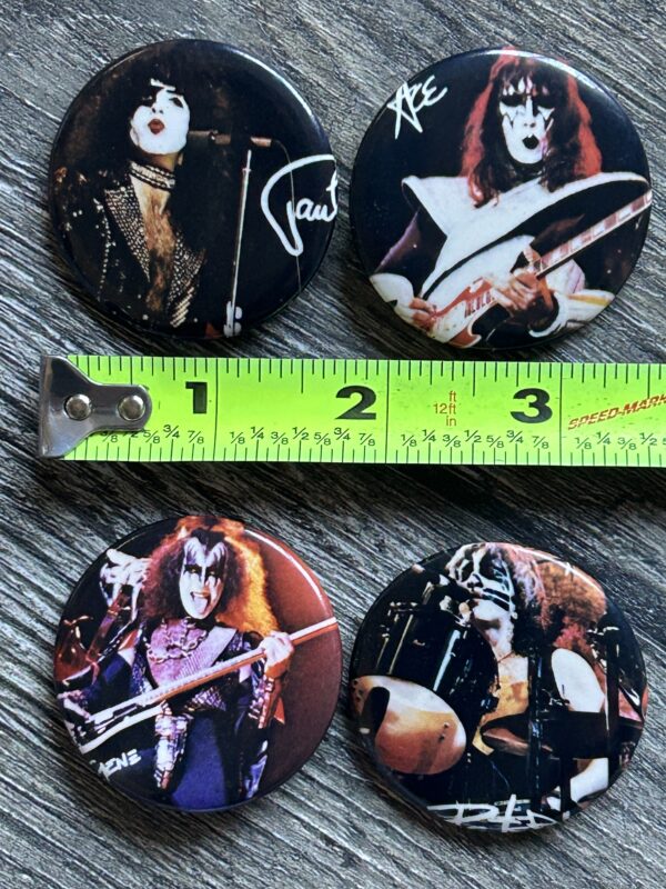 KISS BUTTON Pin Badge Alive 2 Tour Set Gene Paul Peter Ace 1 3/4" Vintage Kiss