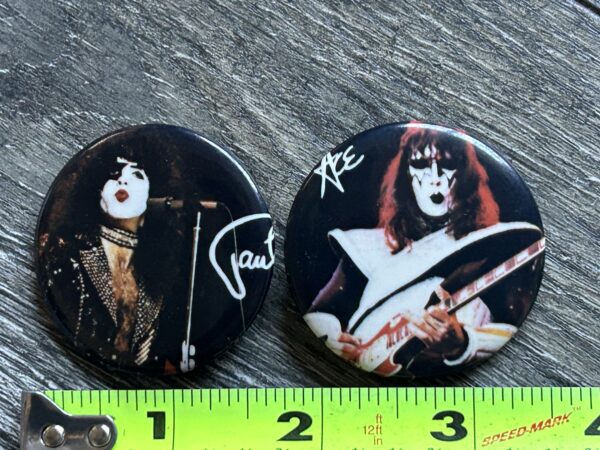 KISS BUTTON Pin Badge Alive 2 Tour Set Gene Paul Peter Ace 1 3/4" Vintage Kiss - Image 2