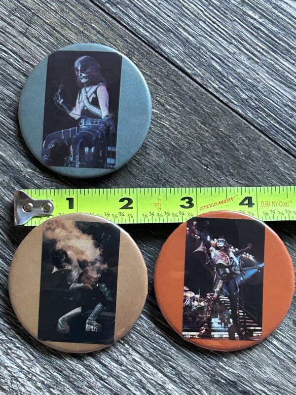 KISS BUTTON Pin Badge Alive 2 Tour Poster 3pc Lot 2 1/4" Vintage Kiss Aucoin Era