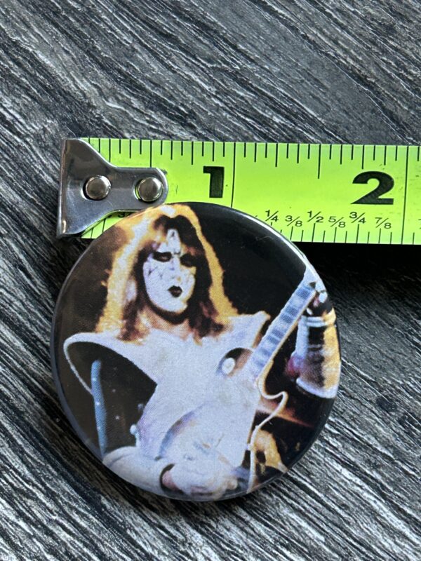 KISS BUTTON Pin Badge Love Gun Alive 2 Tour ACE FREHLEY 1 3/4" Vintage Kiss