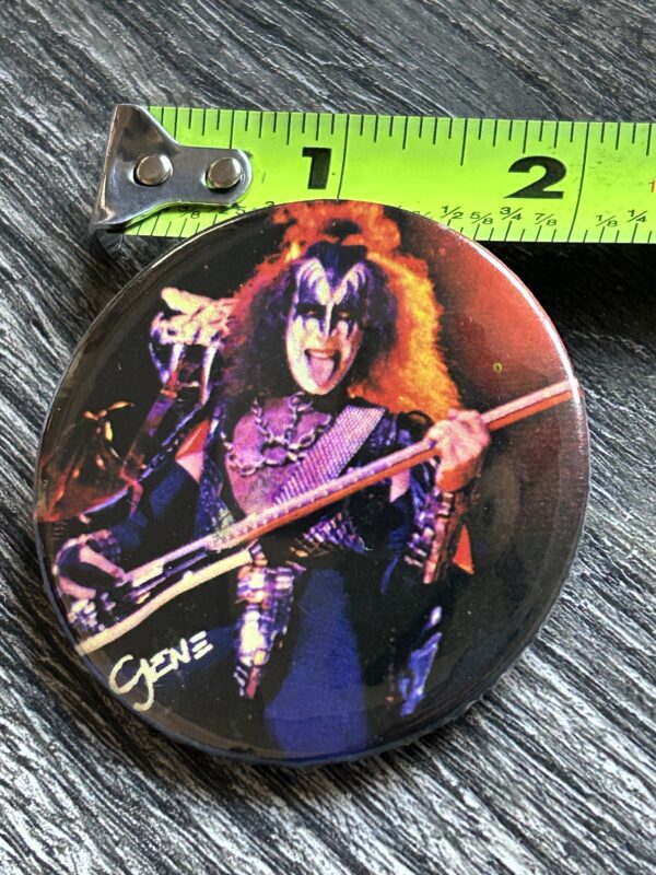 KISS BUTTON Pin Badge Alive 2 Concert Tour GENE SIMMONS 2 1/4" Vintage Kiss