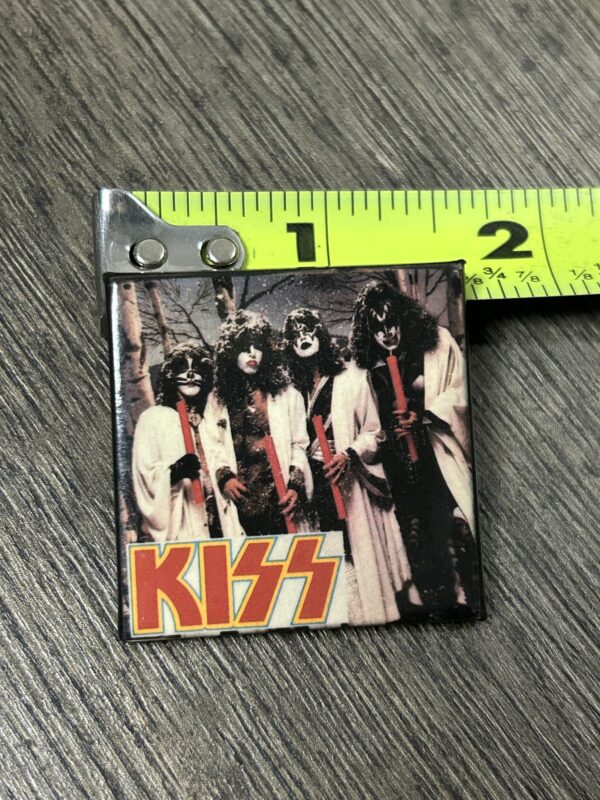 KISS BUTTON Pin Badge Rock And Roll Over Christmas Kissmas Vintage Kiss Aucoin A