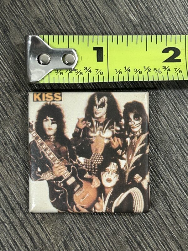 KISS BUTTON Pin Badge Destroyer Rock And Roll Over w/ Guitar 1 1/2 Vintage Kiss