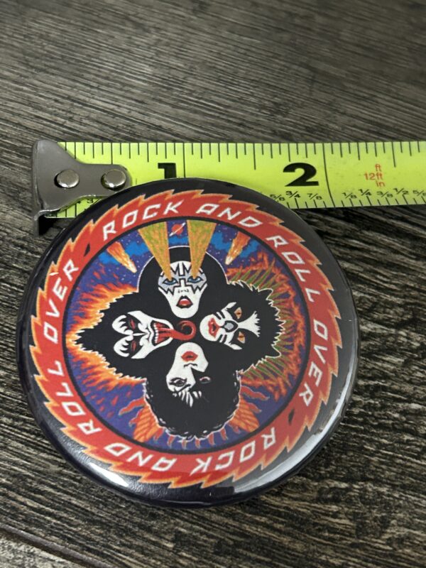 KISS BUTTON Pin Badge Rock And Roll Over Album Cover Black Vintage Kiss Aucoin