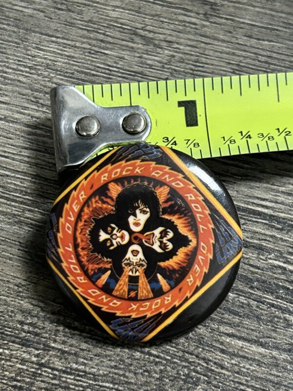 KISS BUTTON Pin Badge Rock And Roll Over Album Cover Gold Vintage Kiss Aucoin