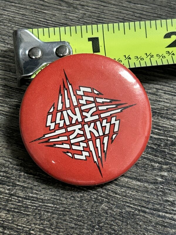 KISS BUTTON Pin Badge Rock And Roll Over Inner Sleeve Vintage Kiss Aucoin B