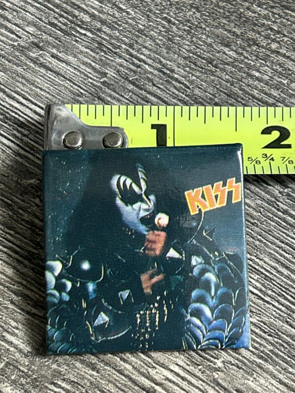 KISS BUTTON Pin Badge Destroyer Gene Simmons Bloody Rose 1.5 Vintage Kiss Aucoin