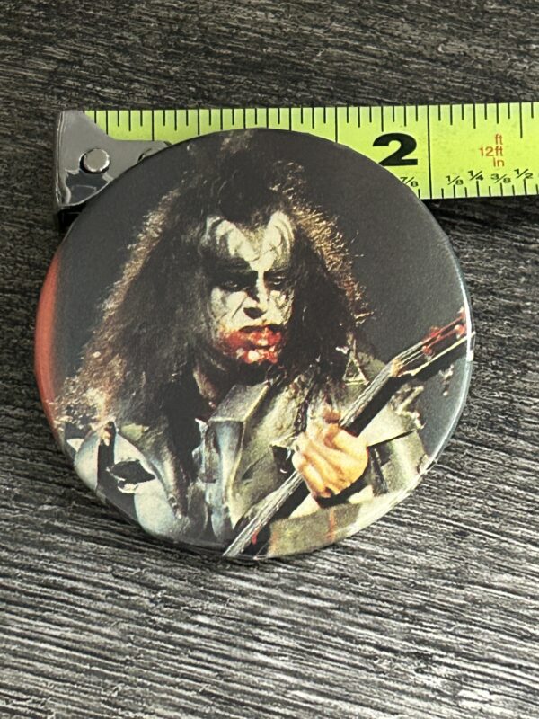 KISS BUTTON Pin Badge Destroyer Tour Gene Simmons Blood Face Vintage Kiss Aucoin