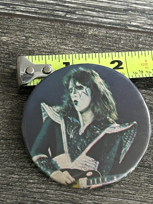 KISS BUTTON Pin Badge Destroyer Concert Tour Ace Frehley Vintage Kiss Aucoin