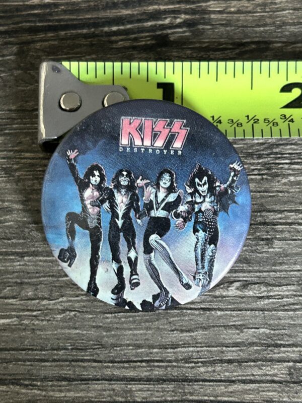 KISS BUTTON Pin Badge Destroyer Album Cover 1 3/8" Vintage Kiss Aucoin Ken Kelly