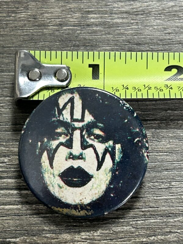 KISS BUTTON Pin Badge Destroyer Ace Frehley Face 1 3/8" Vintage Kiss Aucoin Era