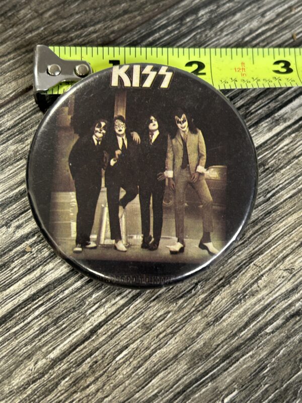 KISS BUTTON Pin Badge Dressed To Kill Album Cover 2 1/2" Vintage Kiss Aucoin Era