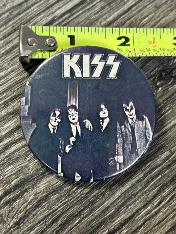 KISS BUTTON Pin Badge Dressed To Kill Album Cover 2 1/4" Vintage Kiss Aucoin Era