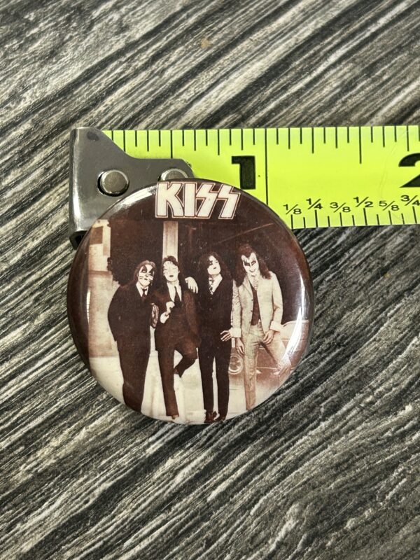 KISS BUTTON Pin Badge Dressed To Kill Album Cover 1 1/4" Vintage Kiss Aucoin Era