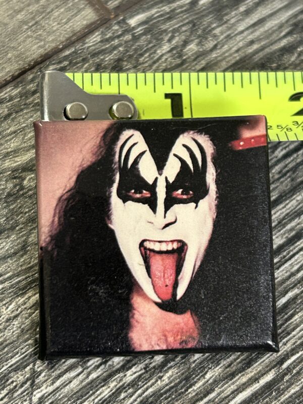 KISS BUTTON Pin Badge Dressed To Kill Gene Simmons Face Vintage Kiss Aucoin Era