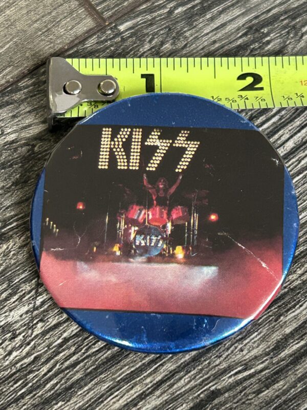 KISS BUTTON Pin Badge Dressed To Kill Tour Peter Criss 2 1/4 Vintage Kiss Aucoin