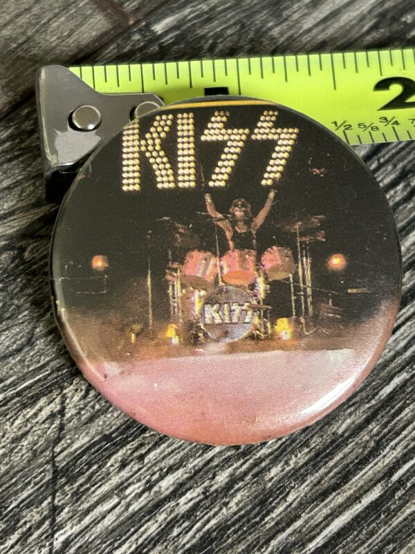 KISS BUTTON Pin Badge Dressed To Kill Tour Peter Criss 1 3/4 Vintage Kiss Aucoin