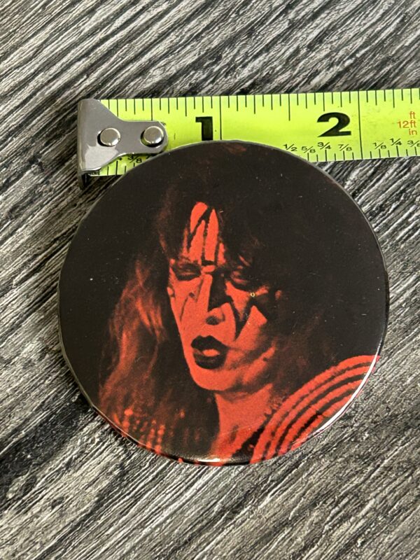 KISS BUTTON Pin Badge Dressed To Kill Tour Ace Frehley Face Vintage Kiss Aucoin